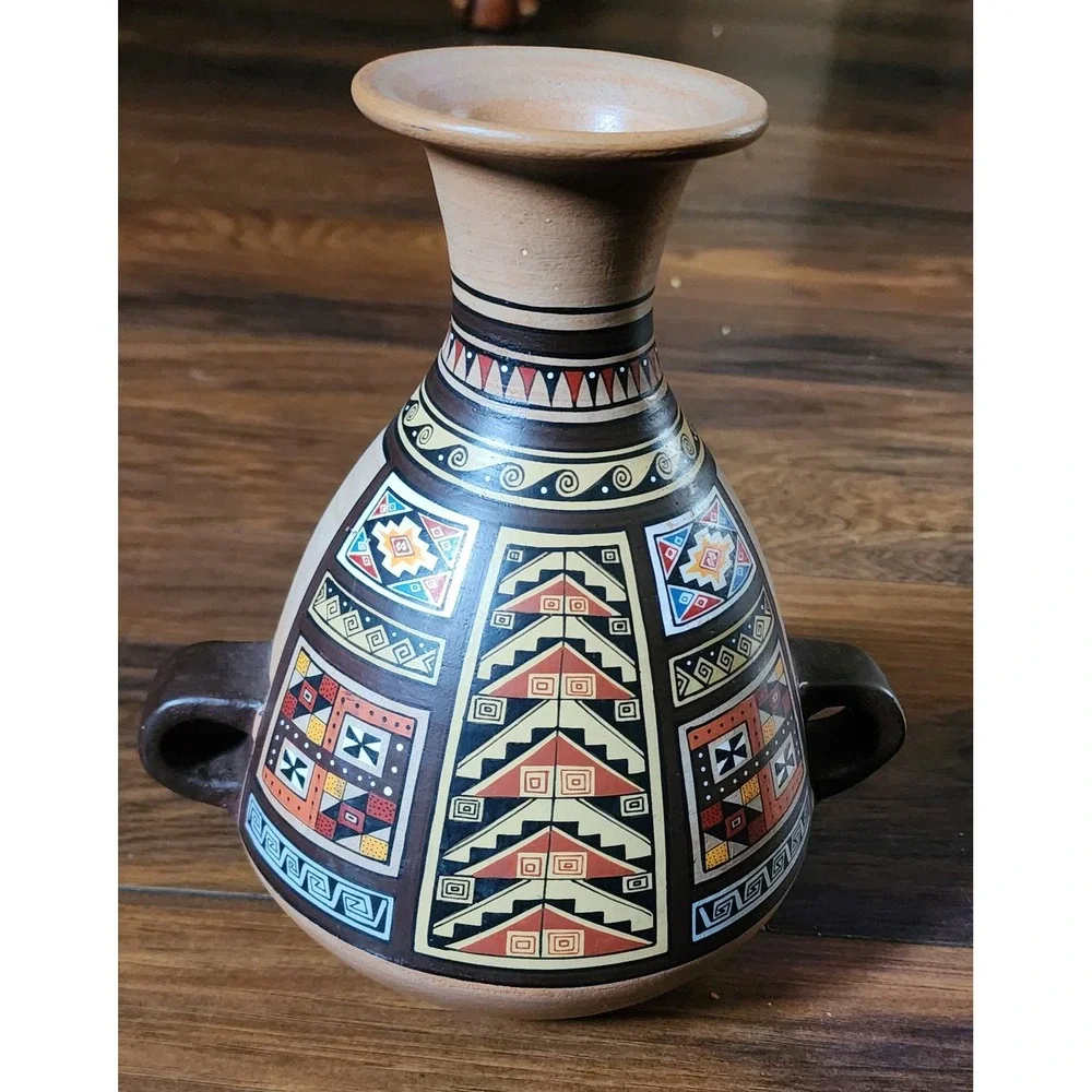 HP Hand Painted Terracotta Vase Peruvian Folk Art Geometric Tribal Pottery Urn